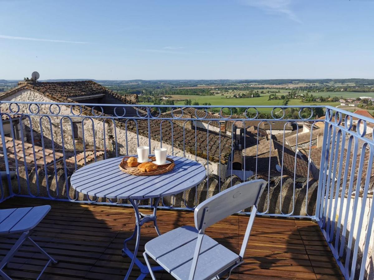 Maison De Charme Spacieuse, Terrasse Et Vue Sur La Place Monflanquin Kültér fotó