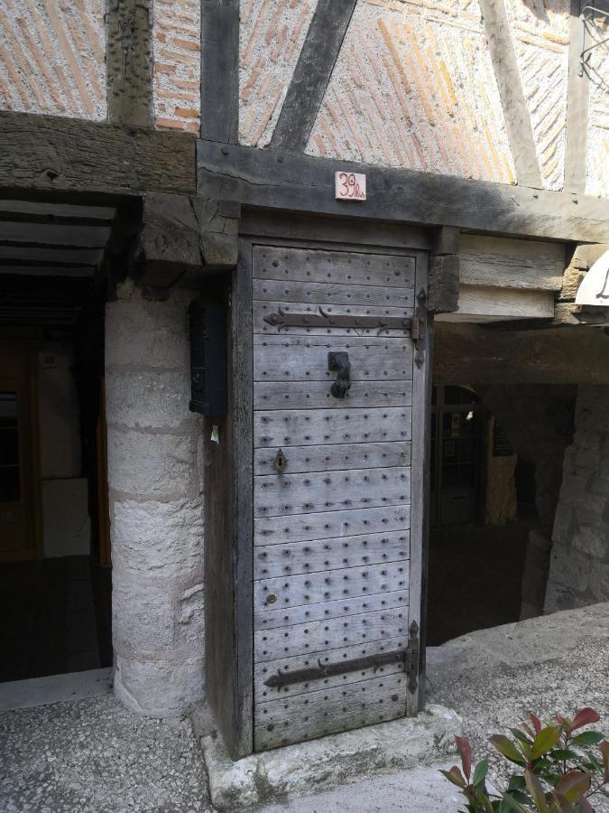 Maison De Charme Spacieuse, Terrasse Et Vue Sur La Place Monflanquin Kültér fotó